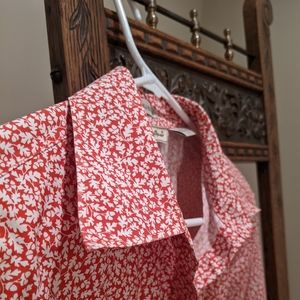 (EB#3) Eddie Bauer wrinkle resistant red women's size large red w\ leaf print